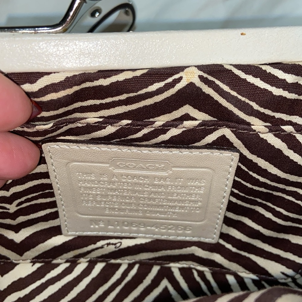 Coach Tan Straw Floral Appliqué Wristlet with Cream Trim - Picture 12 of 16